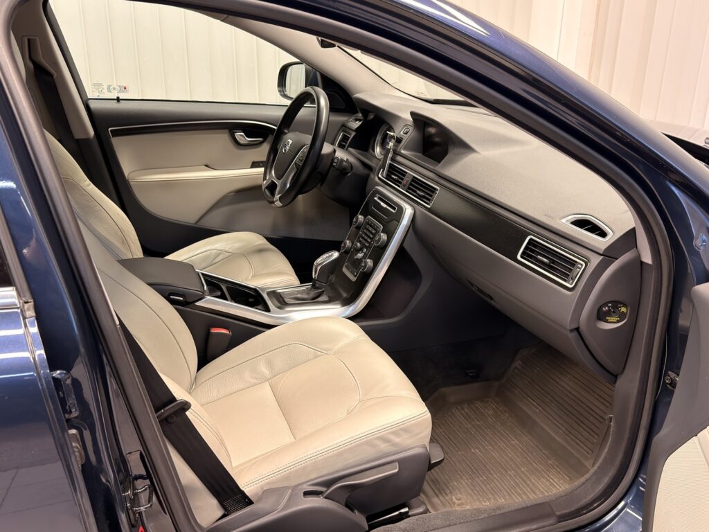 Volvo V70, image 9