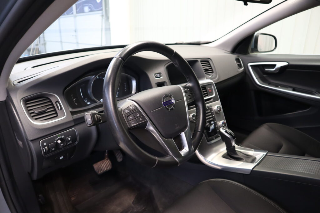 Volvo V60, image 10