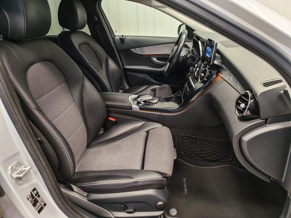 Mercedes-Benz C, image 12