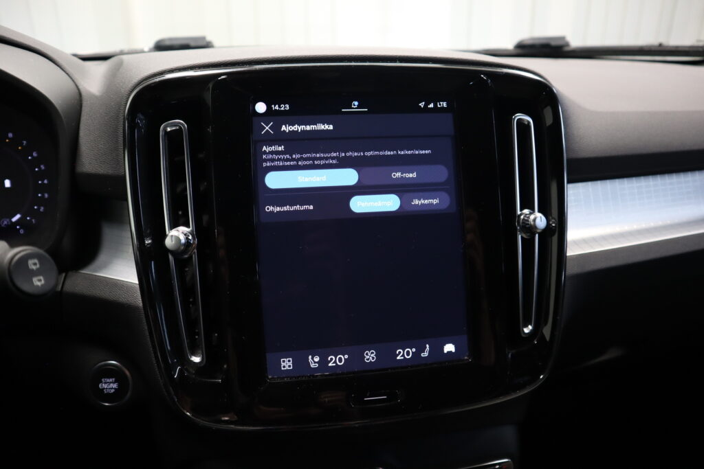 Volvo XC40, image 16