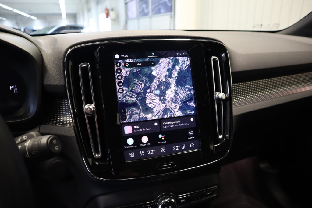 Volvo XC40, image 14