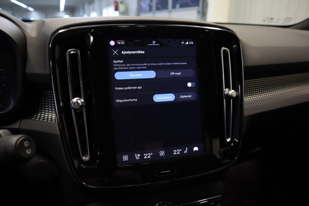 Volvo XC40, image 17