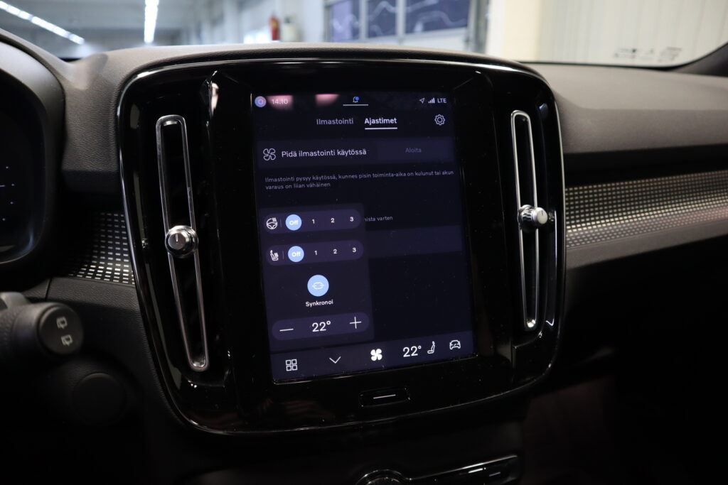 Volvo XC40, image 18