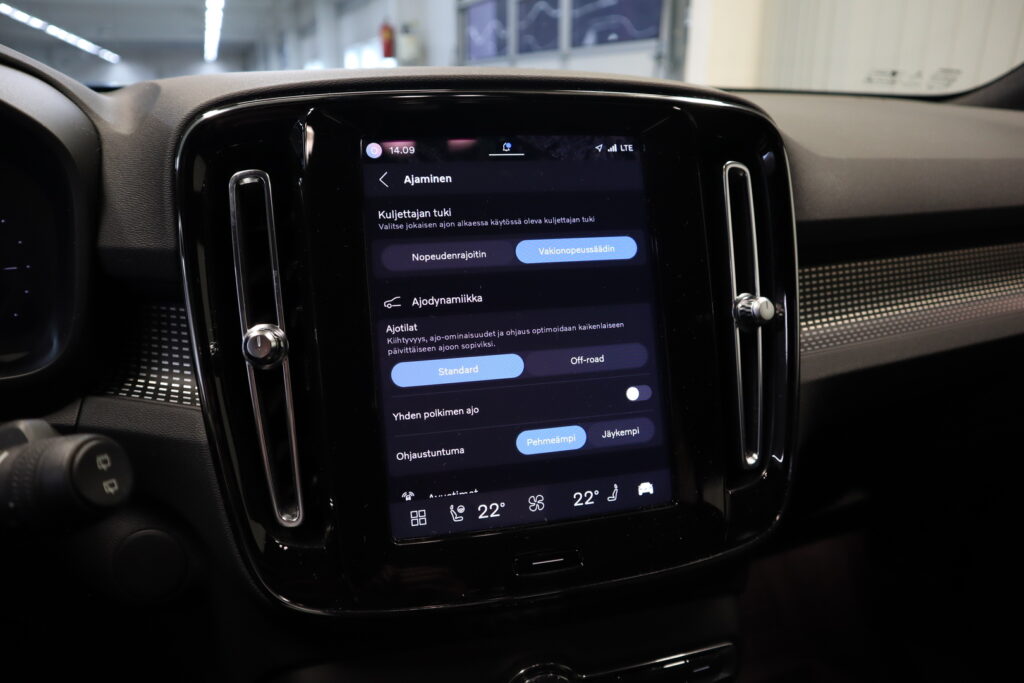 Volvo XC40, image 19