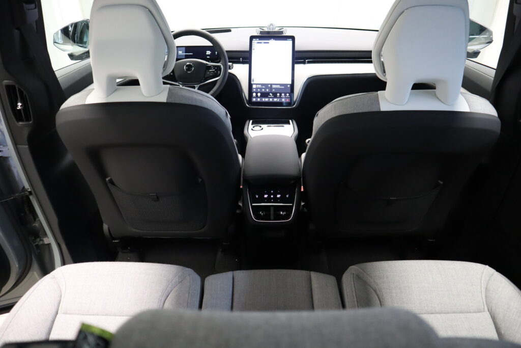 Volvo EX90, image 12