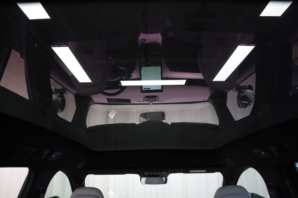 Volvo EX90, image 17