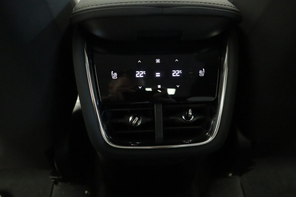 Volvo EX90, image 18