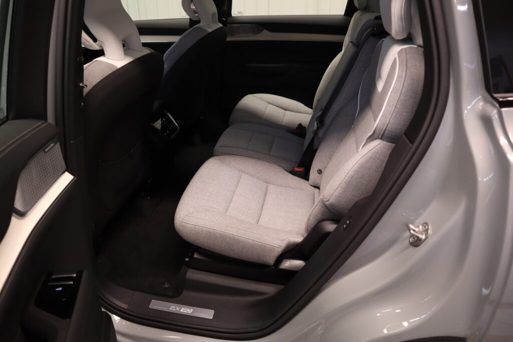 Volvo EX90, image 9
