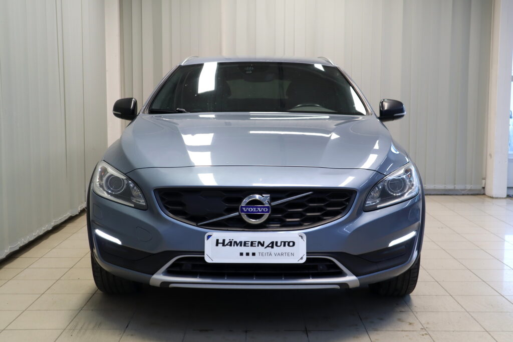 Volvo V60 Cross Country, image 4