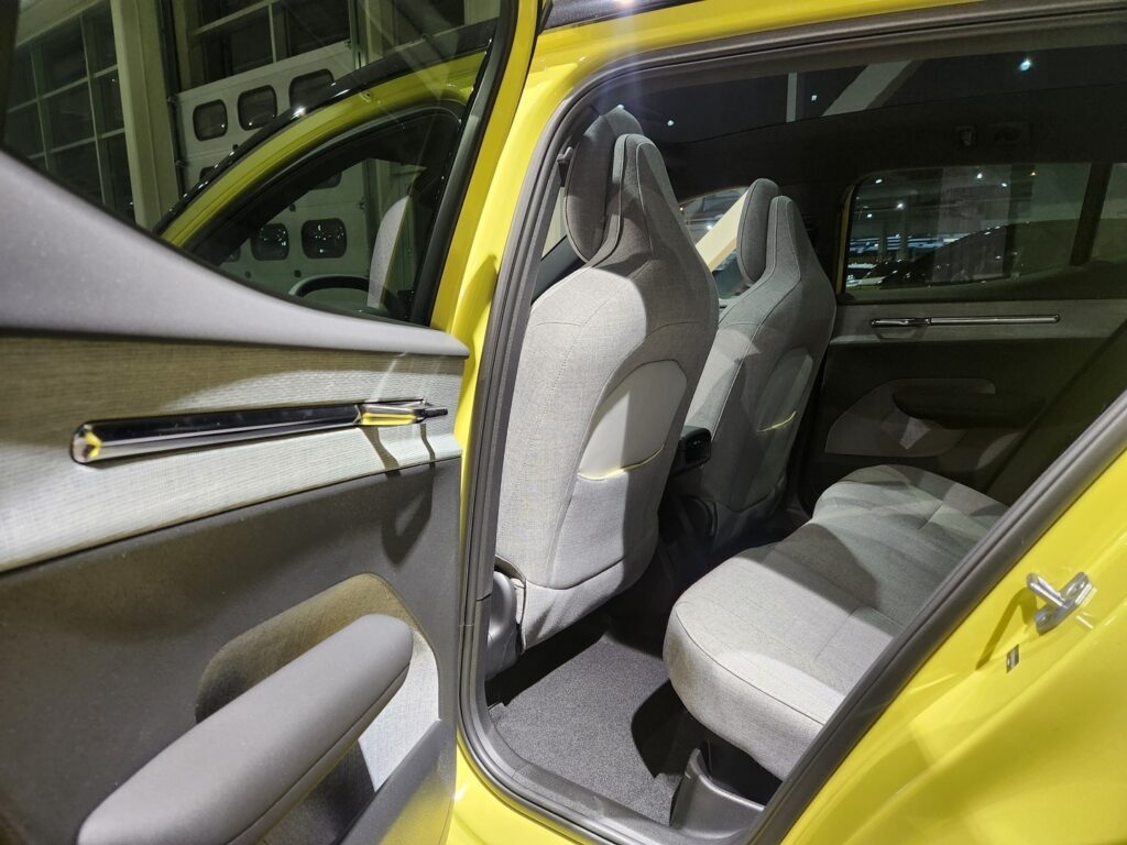 Volvo EX30, image 14