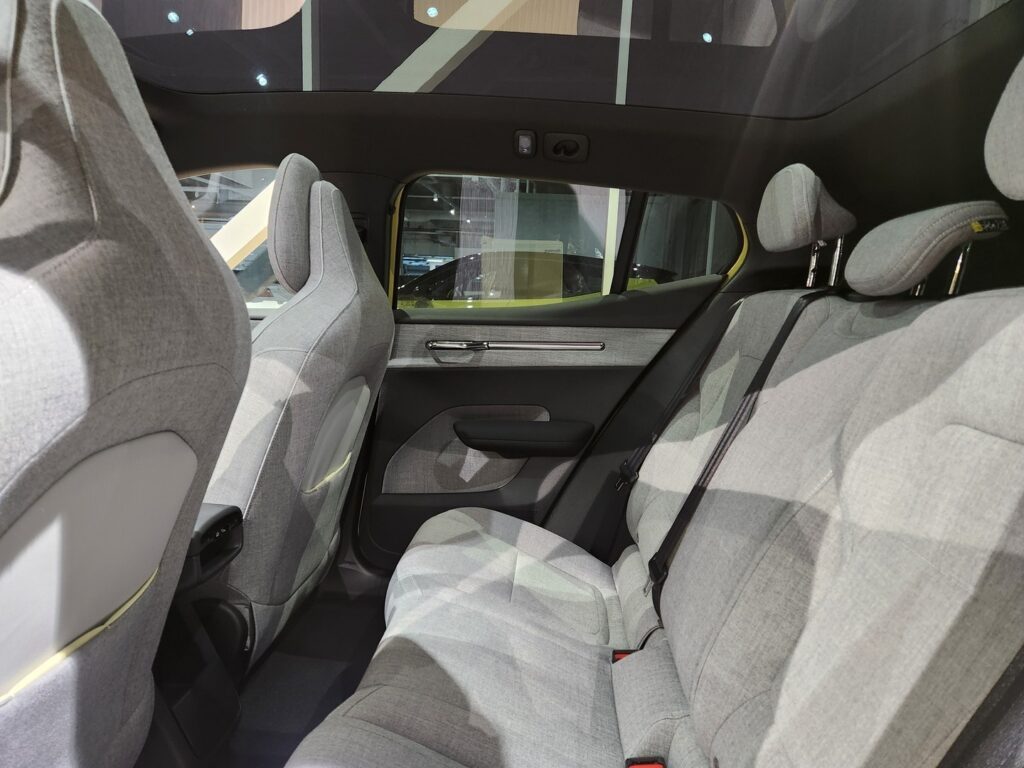 Volvo EX30, image 15