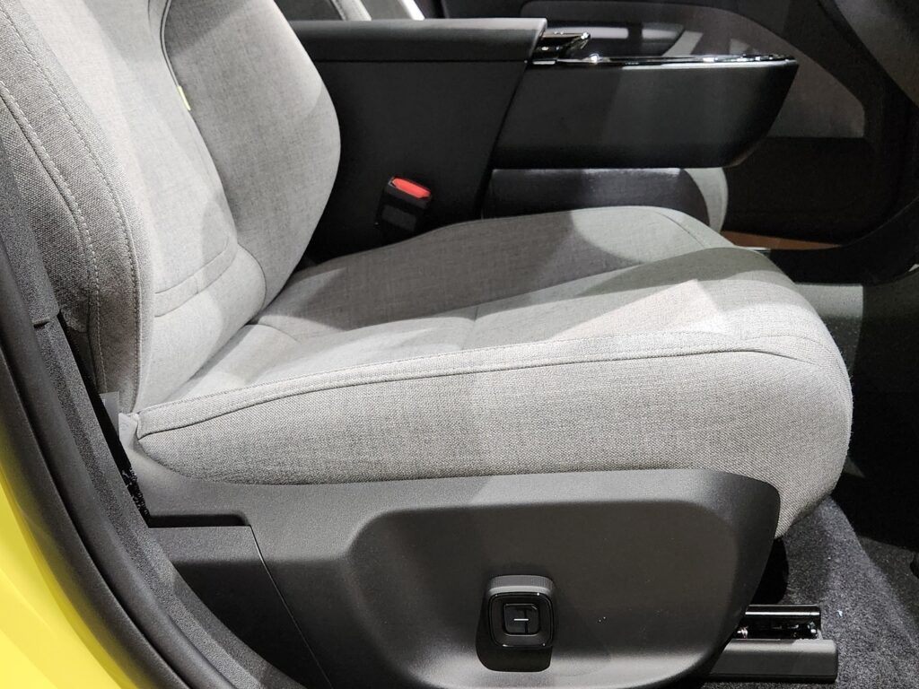 Volvo EX30, image 16