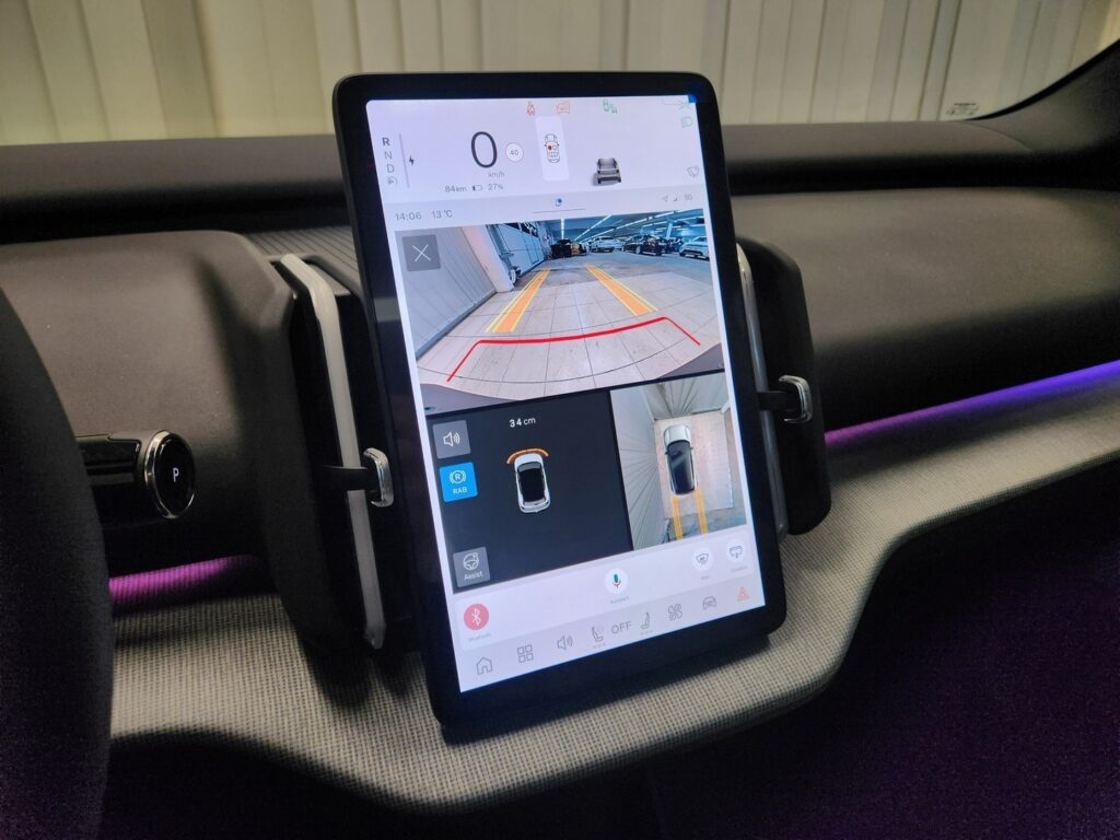 Volvo EX30, image 18