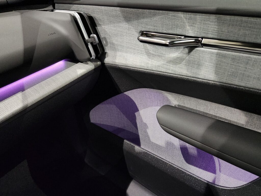 Volvo EX30, image 24