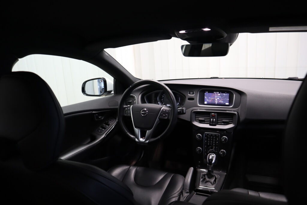 Volvo V40, image 18