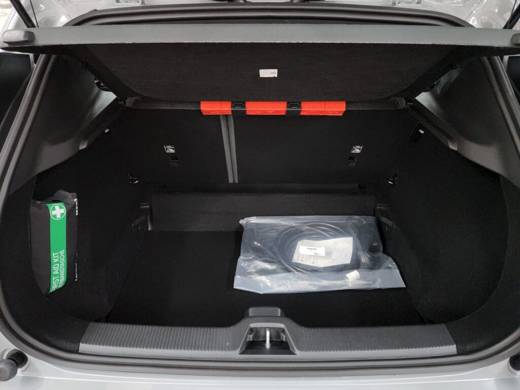 Volvo EX30, image 16