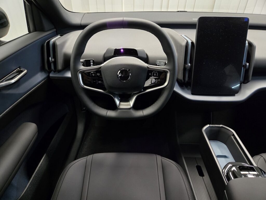 Volvo EX30, image 11