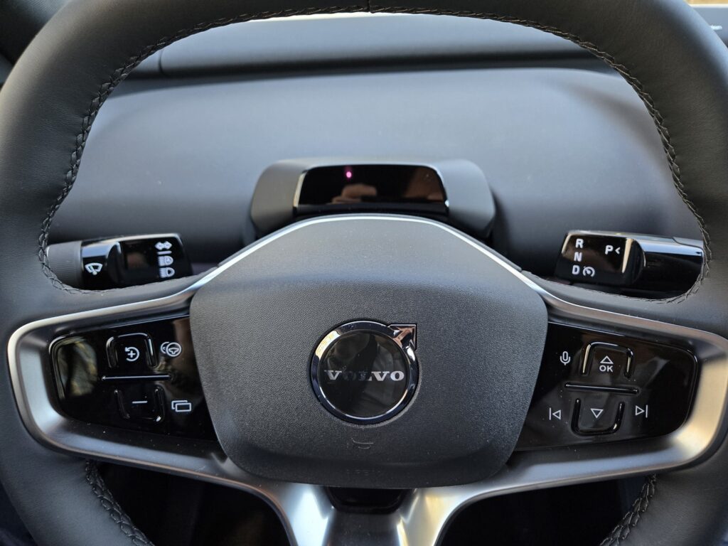 Volvo EX30, image 12