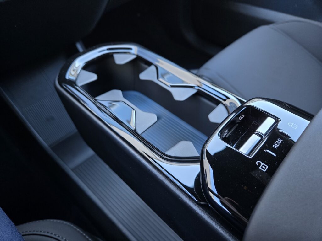 Volvo EX30, image 13