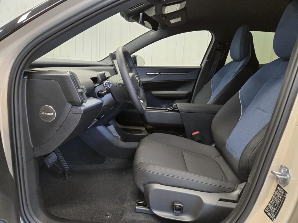 Volvo EX30, image 6