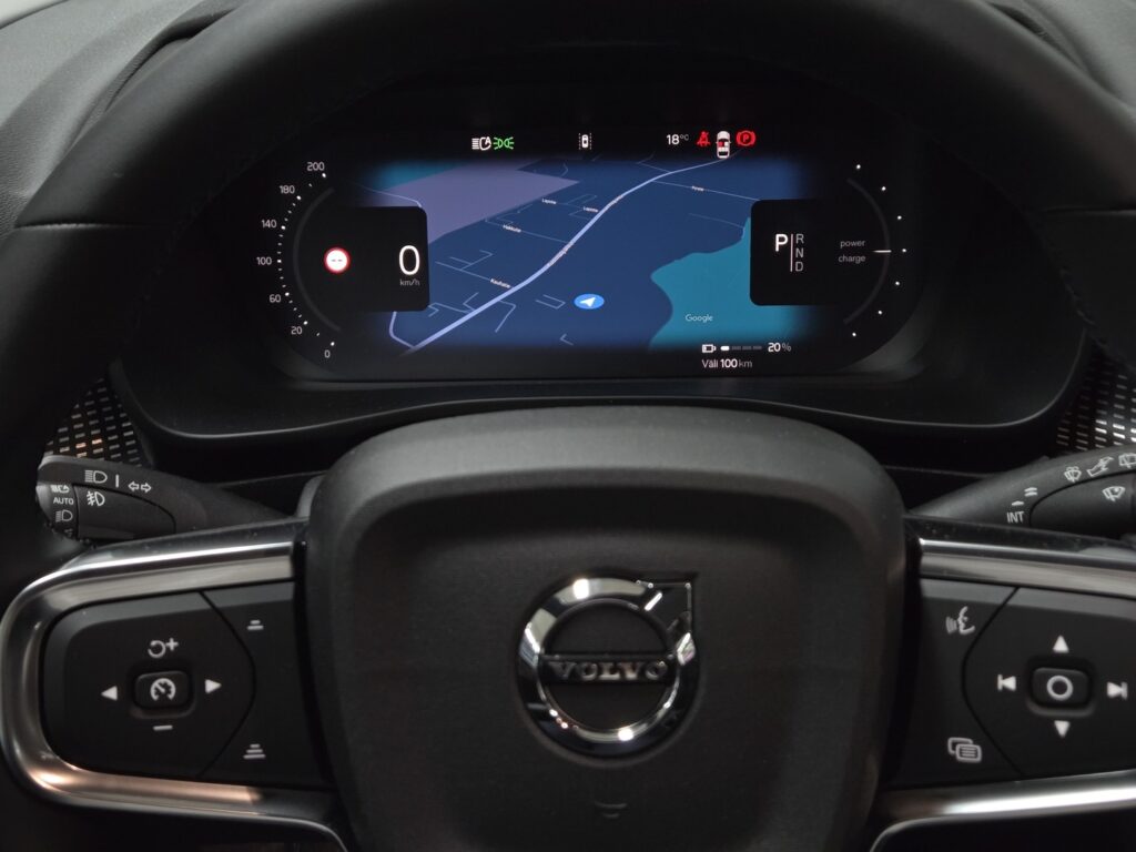 Volvo EX40, image 13