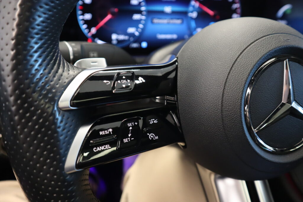 Mercedes-Benz E, image 19