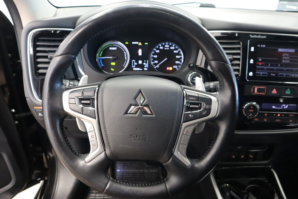 Mitsubishi Outlander PHEV, image 11