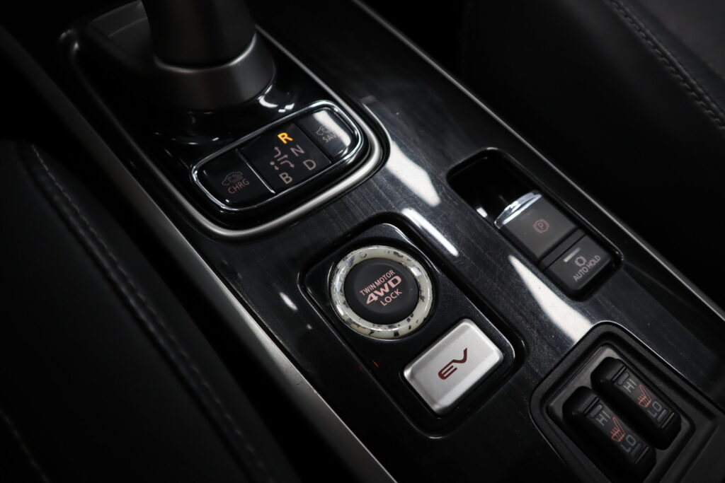 Mitsubishi Outlander PHEV, image 14