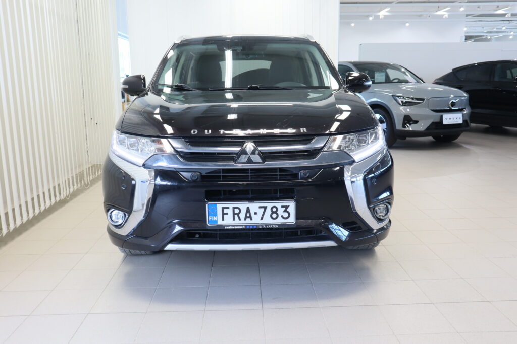 Mitsubishi Outlander PHEV, image 2