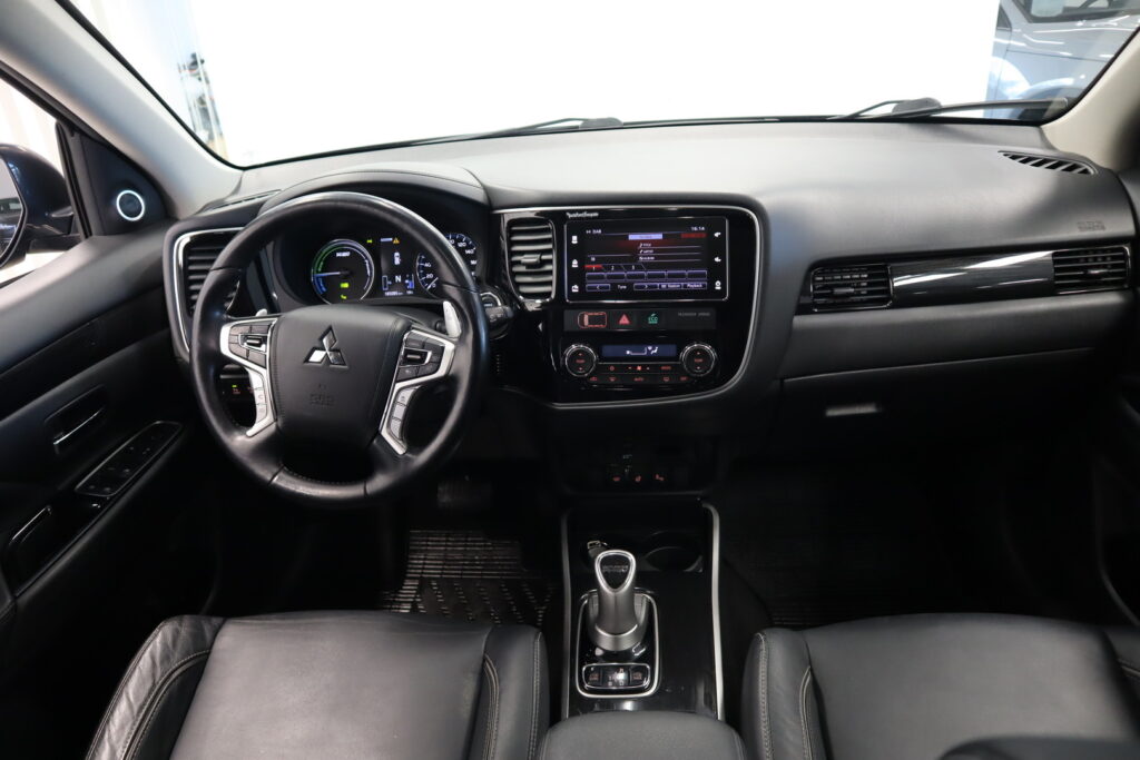 Mitsubishi Outlander PHEV, image 8