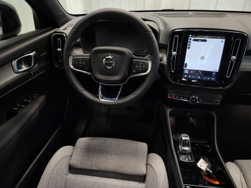 Volvo EC40, image 11