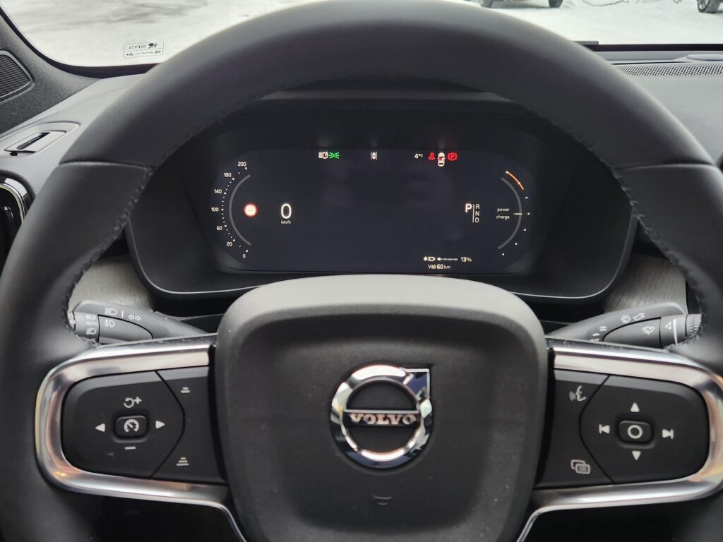 Volvo EC40, image 12