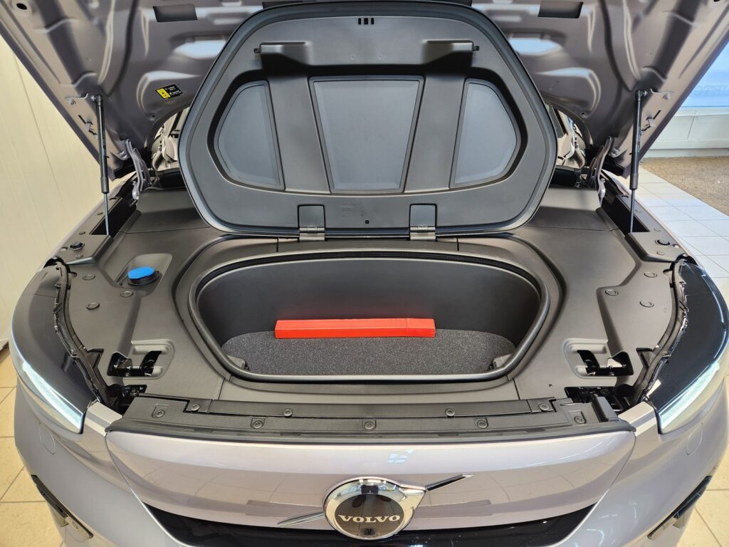 Volvo EC40, image 18