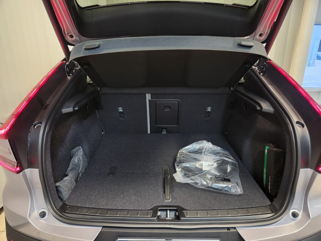 Volvo EC40, image 19