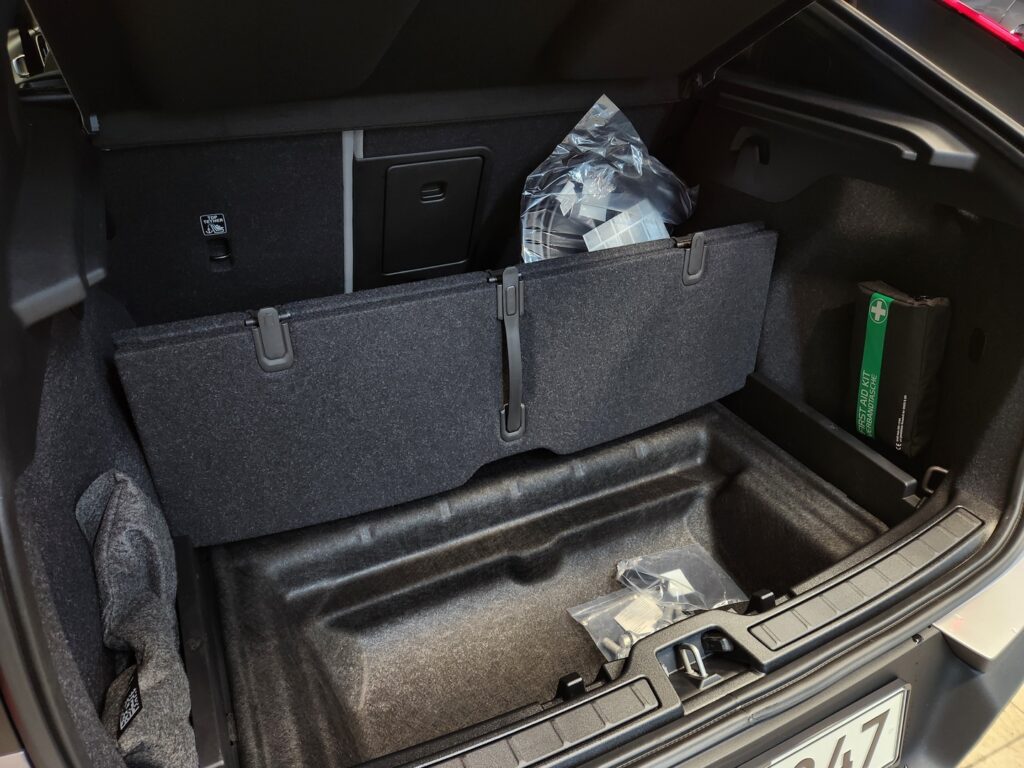 Volvo EC40, image 20