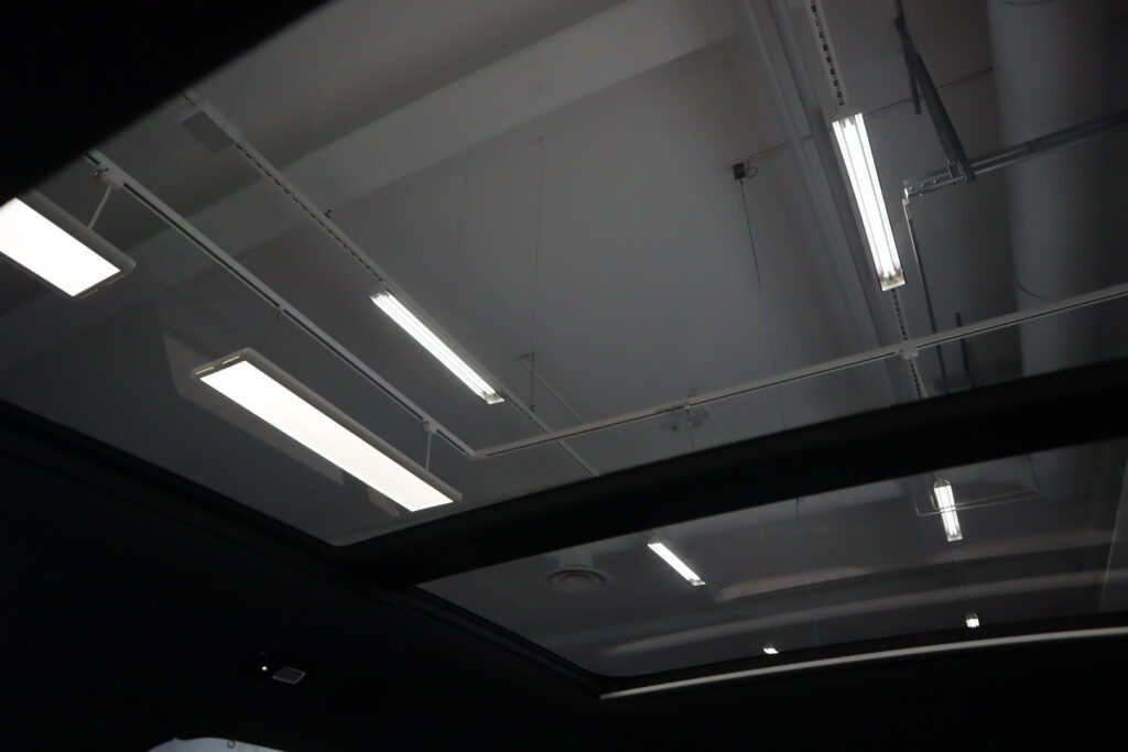 Volvo EX40, image 15