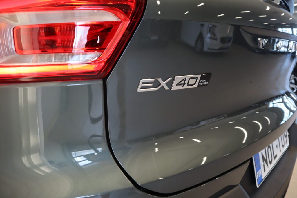 Volvo EX40, image 18