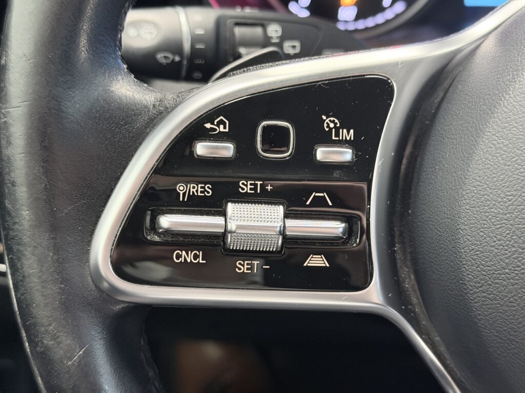 Mercedes-Benz GLC, image 17