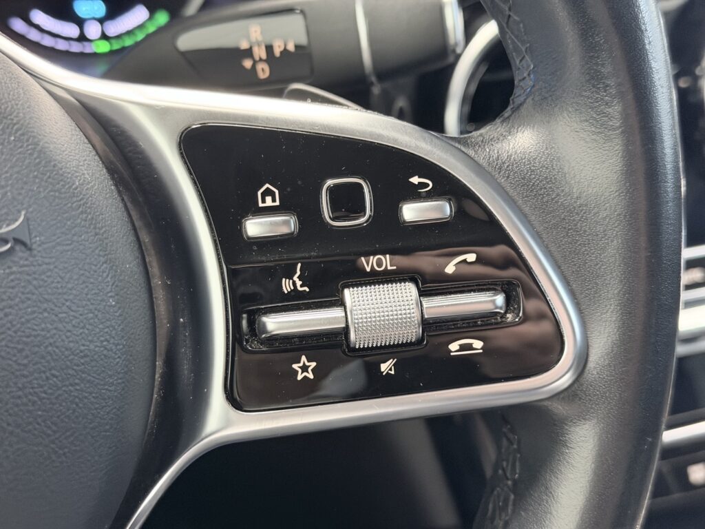 Mercedes-Benz GLC, image 18