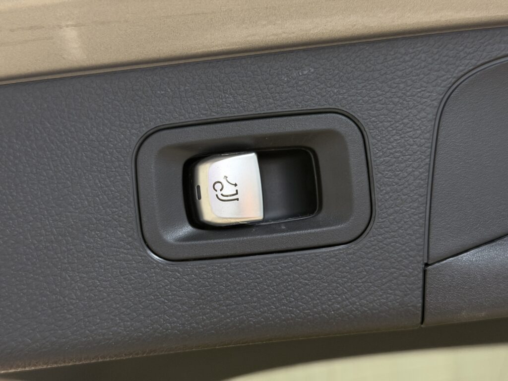 Mercedes-Benz GLC, image 25