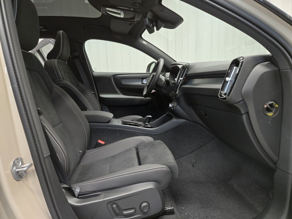 Volvo EC40, image 10