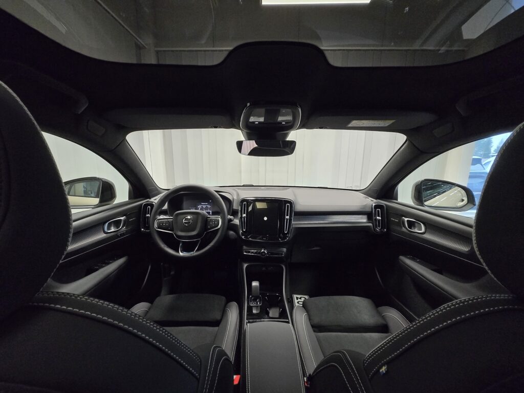 Volvo EC40, image 12