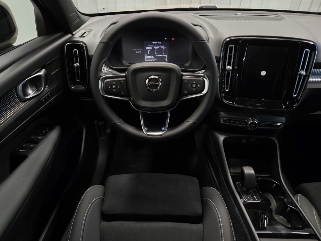 Volvo EC40, image 13