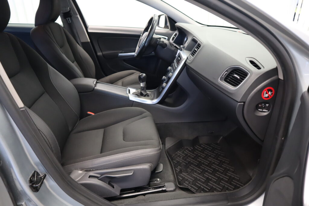 Volvo S60, image 10