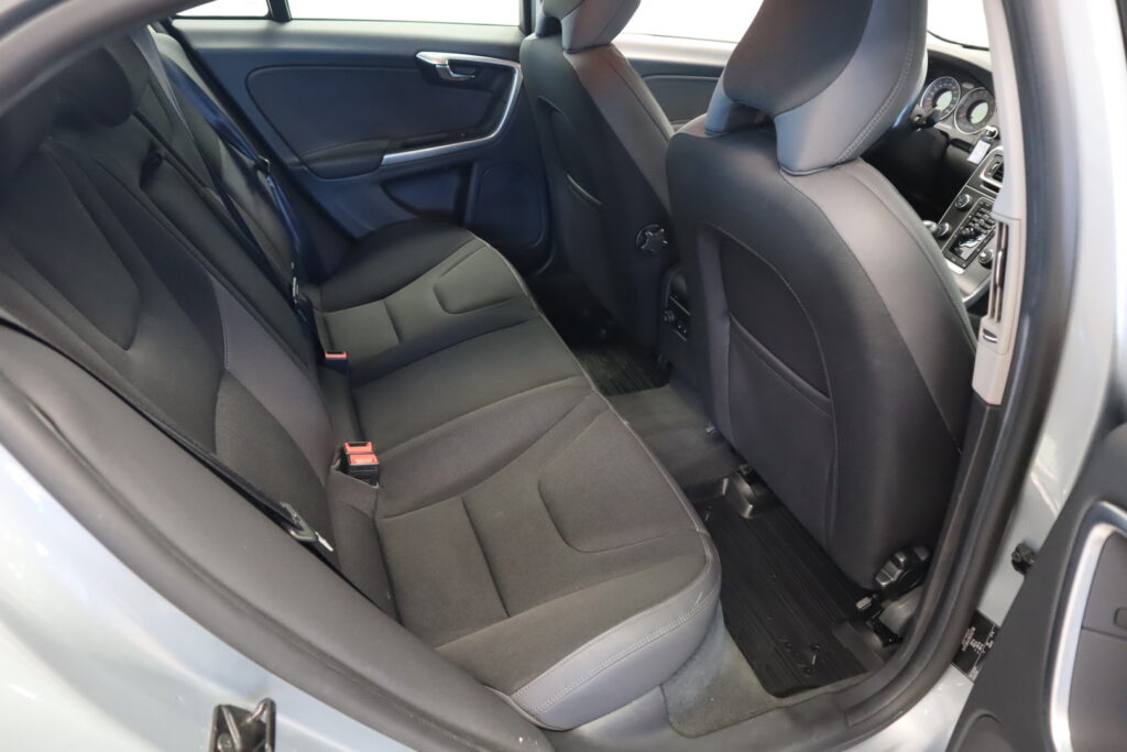 Volvo S60, image 11