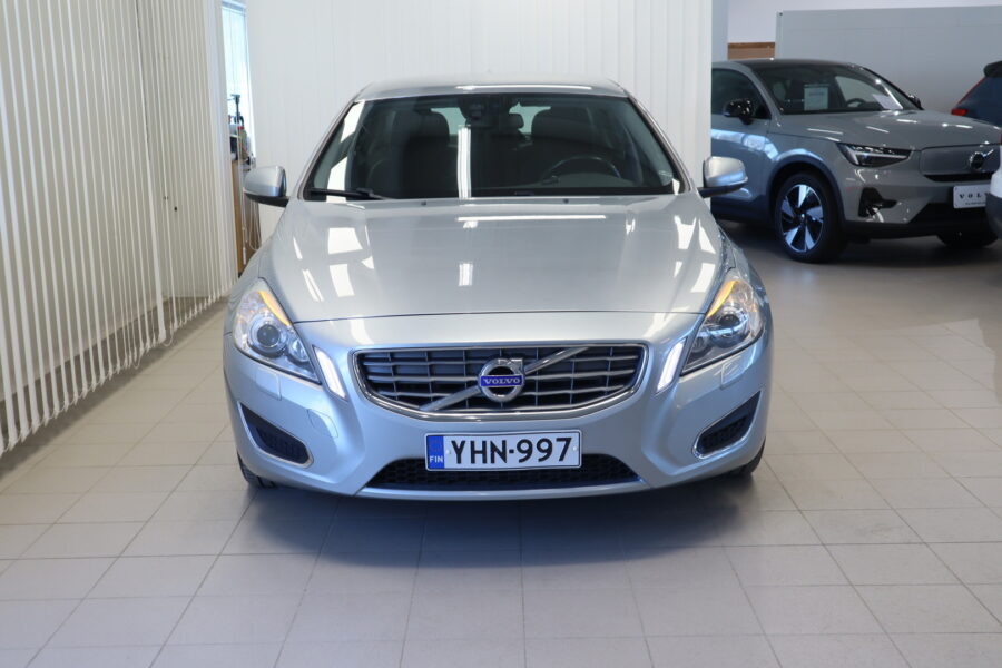 Volvo S60, image 2