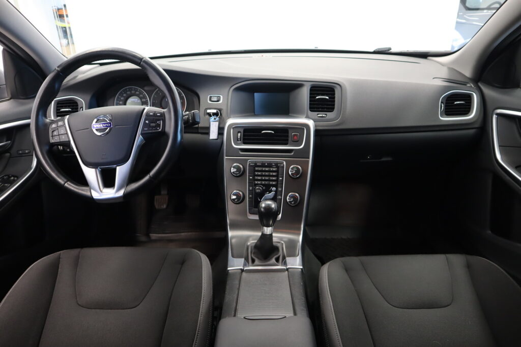 Volvo S60, image 8
