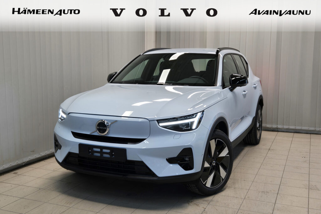 Volvo EX40, image 1