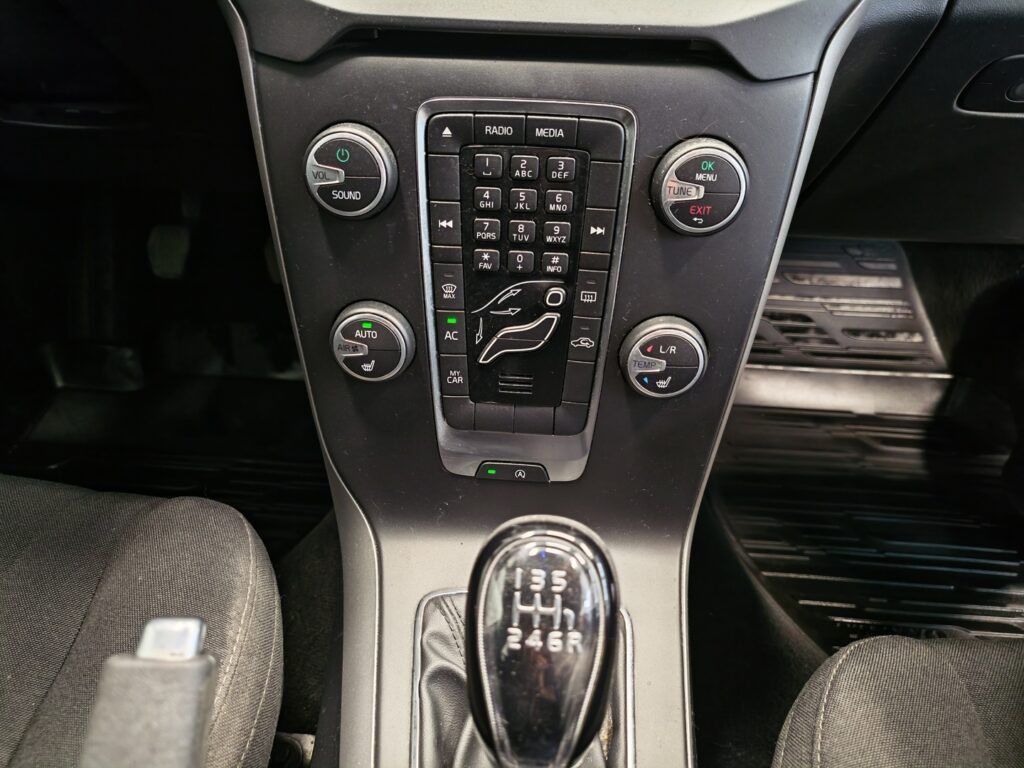 Volvo V40, image 13