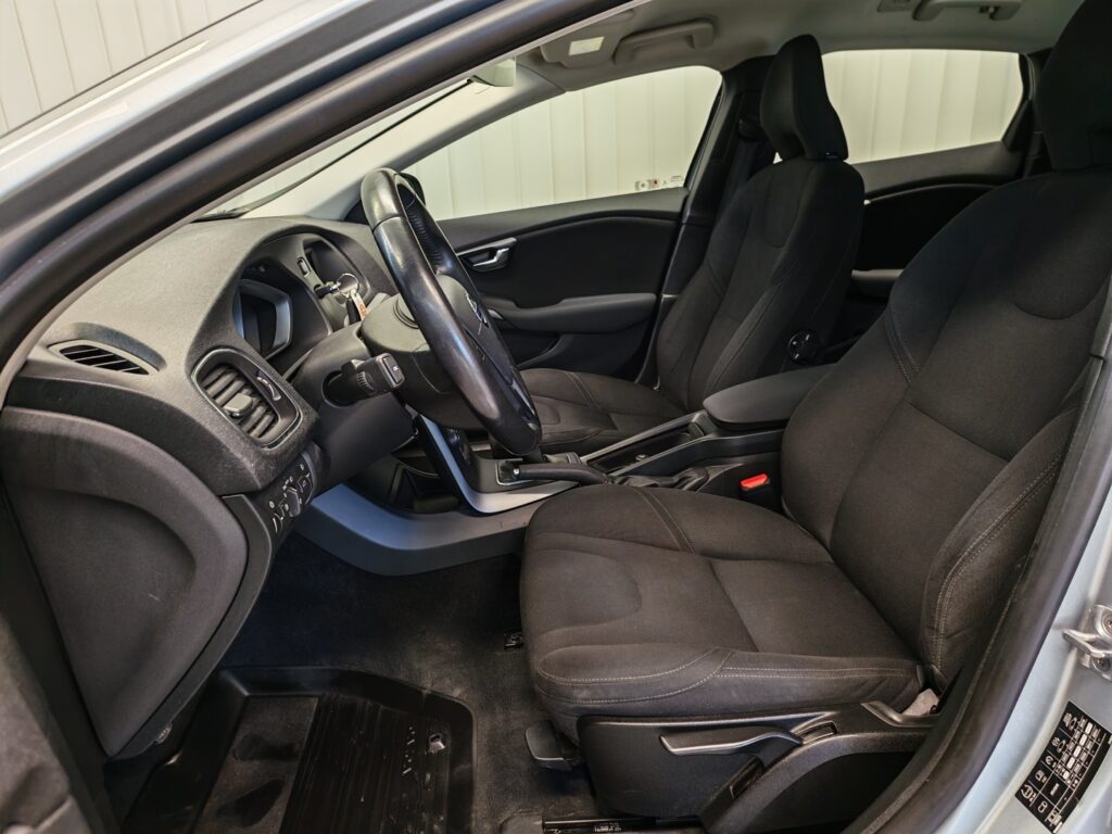 Volvo V40, image 9